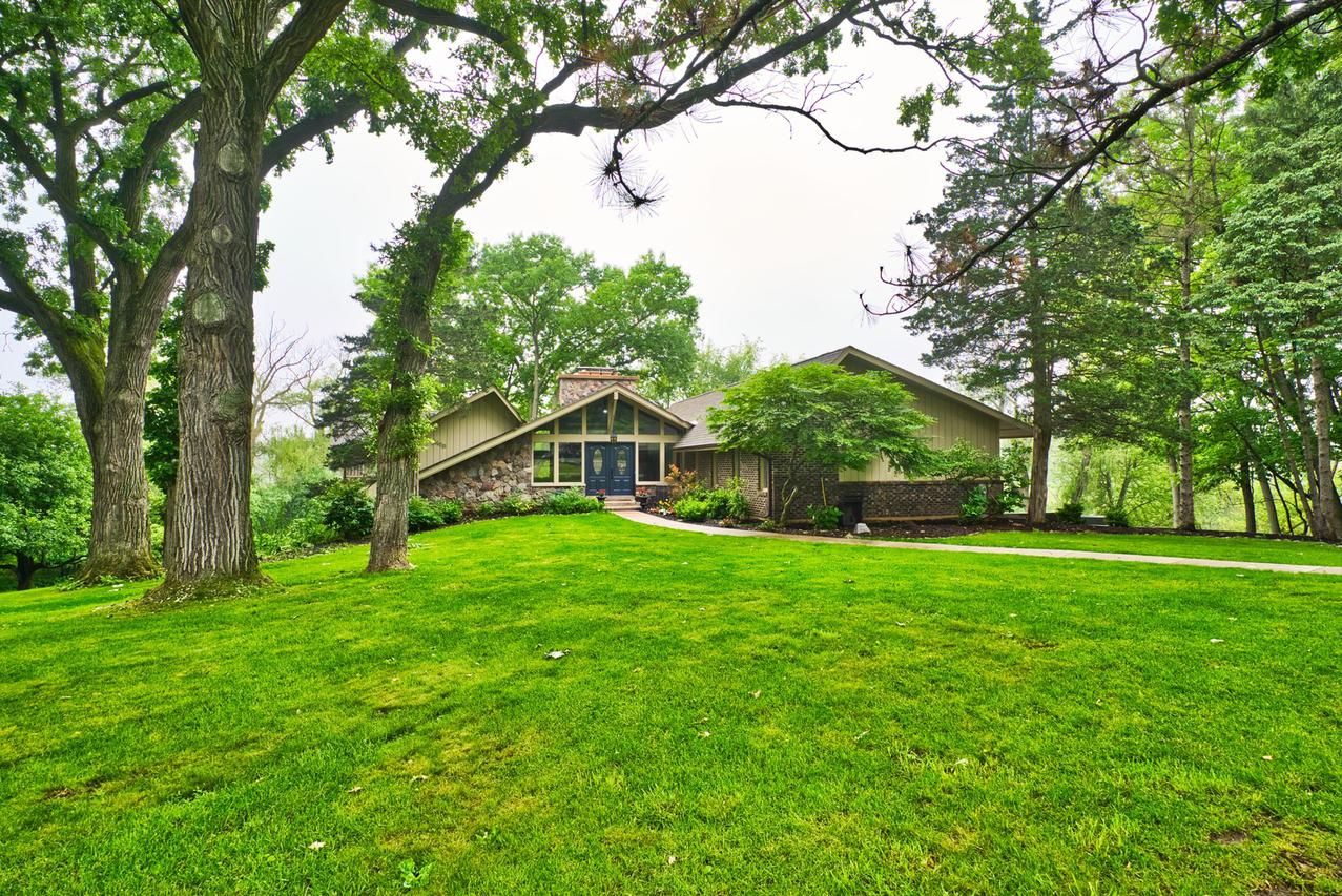 26946 N Oak Dr., Wauconda, IL 60084