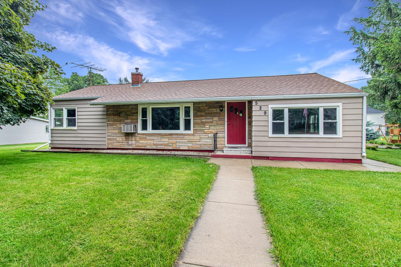 529 S Washington St., Sheffield, IL 61361