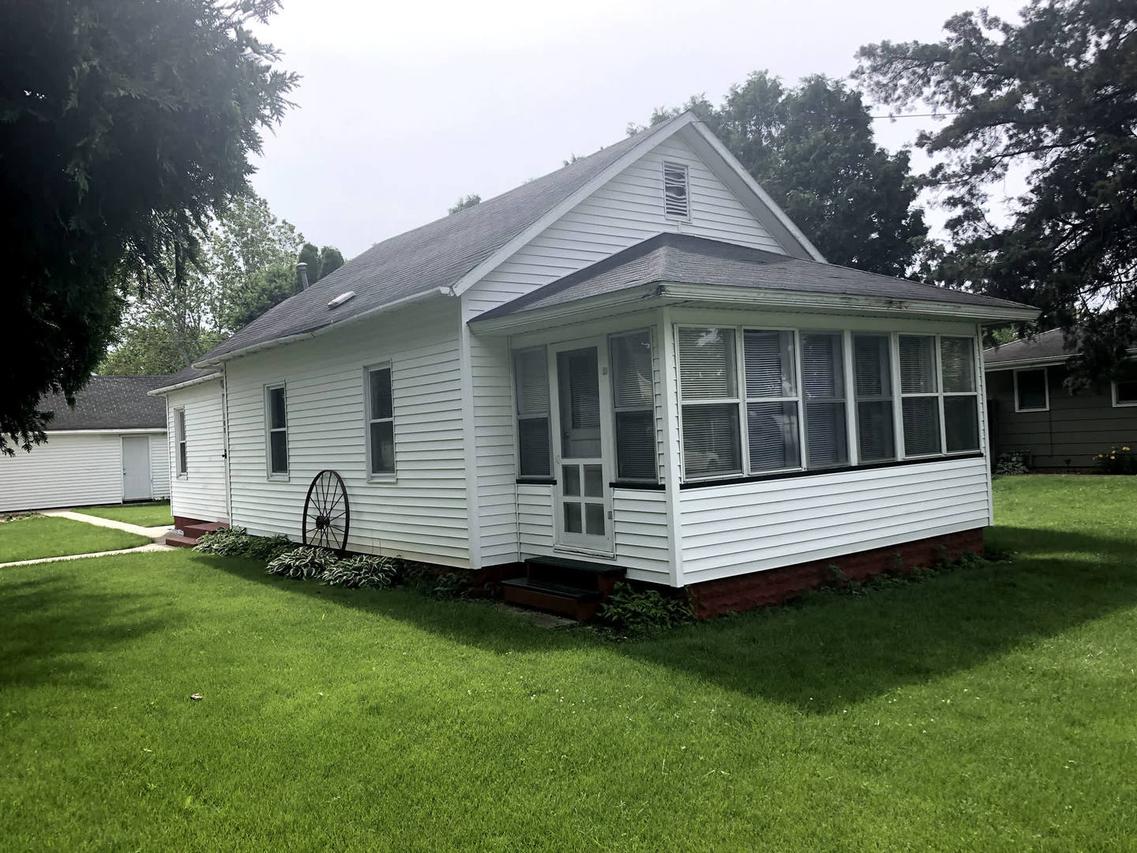 108 W Odell St., Gardner, IL 60424