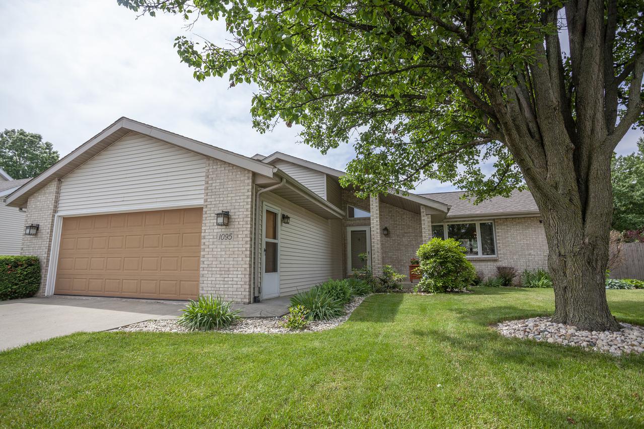 1095 Comfort Cove Dr., Machesney Park, IL 61115