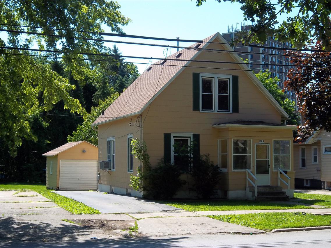 632 S 4th St., Dekalb, IL 60115