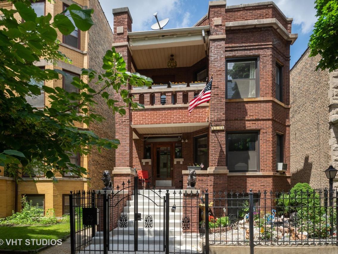 2220 W Giddings St., Chicago, IL 60625