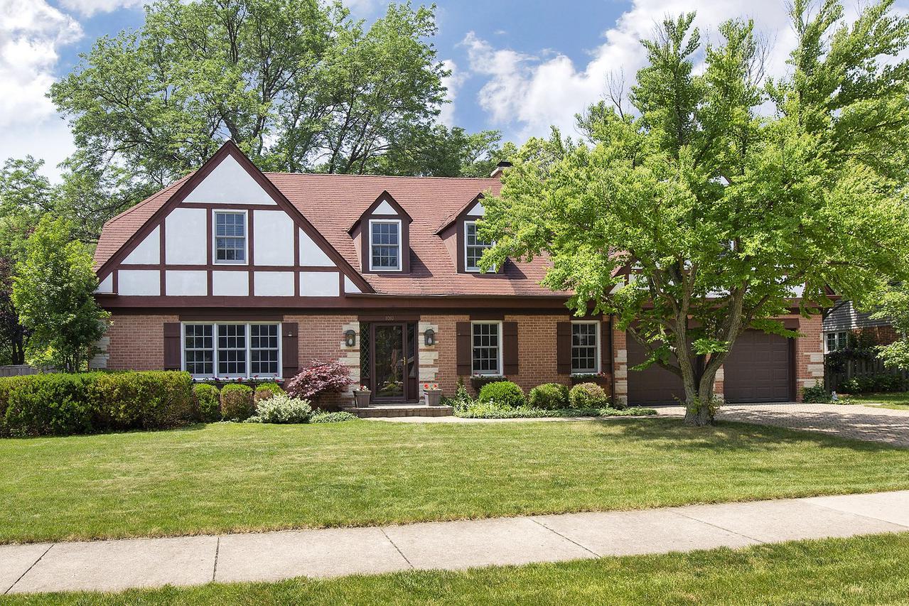 1010 Woodbine Ln., Northbrook, IL 60062