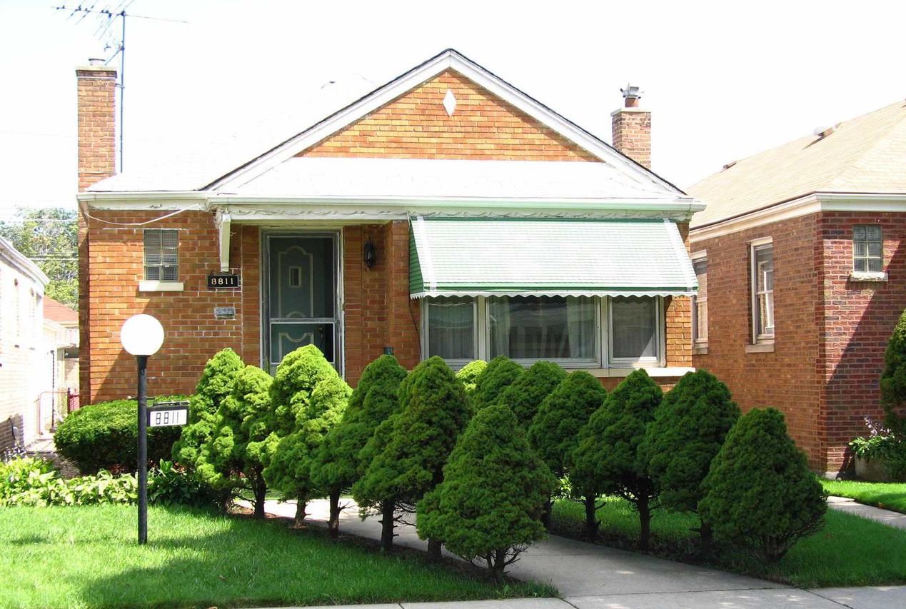 8811 S Merrill Ave., Chicago, IL 60617