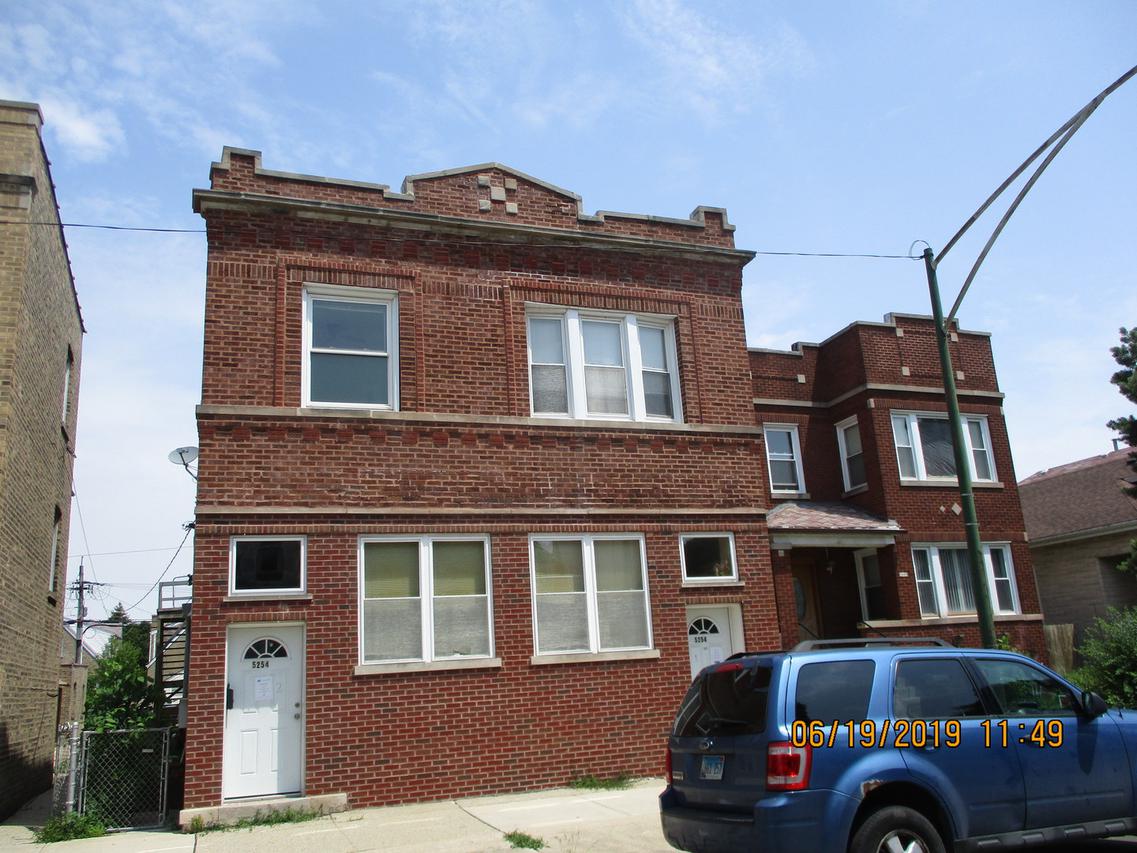 5254 W Roscoe St., Chicago, IL 60641