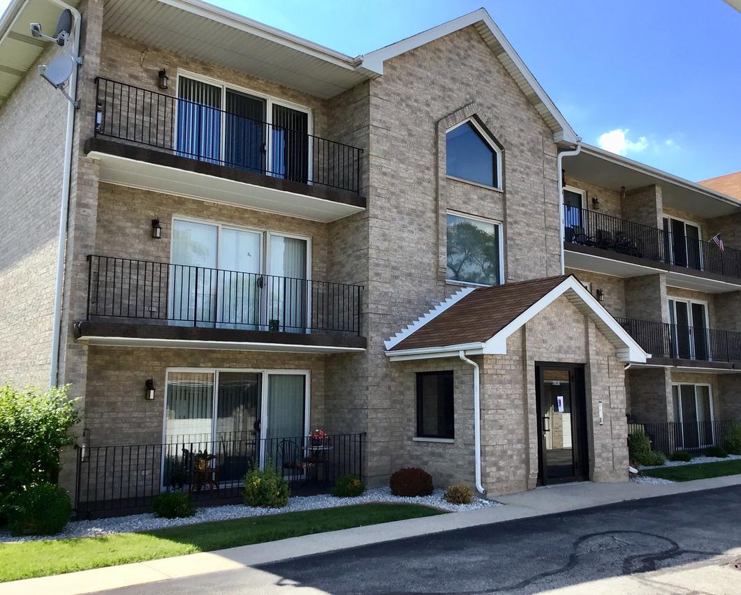 7808 Amelia Ct. #2B, Justice, IL 60458