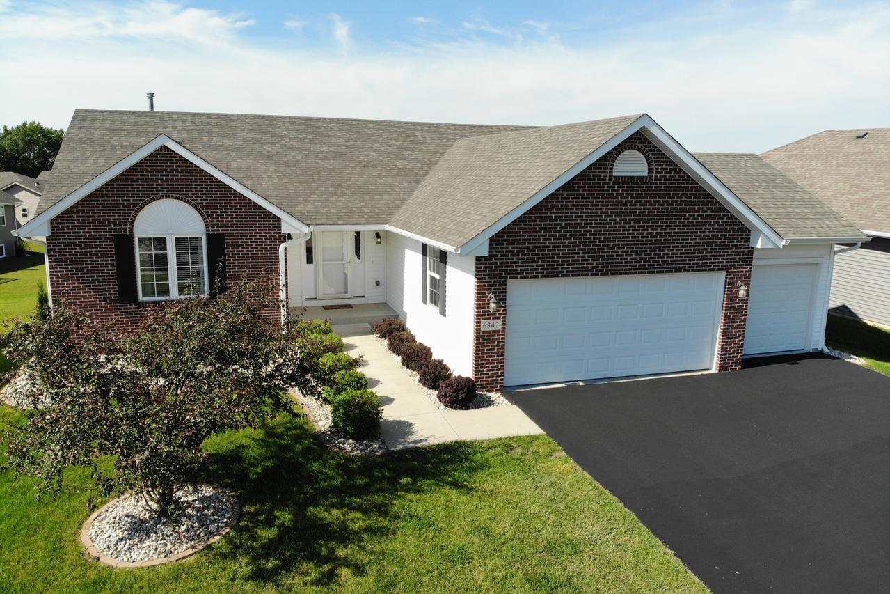 6342 Sunnybrook Ln., Machesney Park, IL 61115