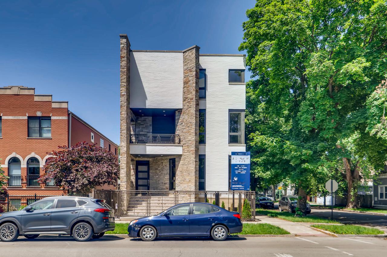 3124 N Leavitt St., Chicago, IL 60618