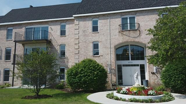5201 Carriageway Dr. #C207, Rolling Meadows, IL 60008