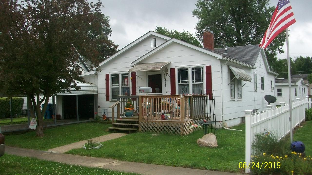 317 W Elm St., Hoopeston, IL 60942