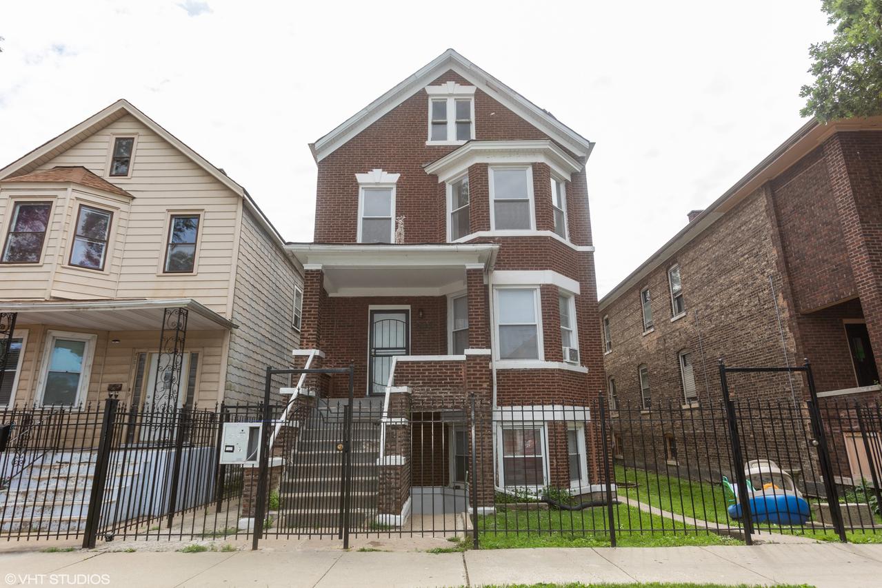 8533 S Burnham Ave., Chicago, IL 60617