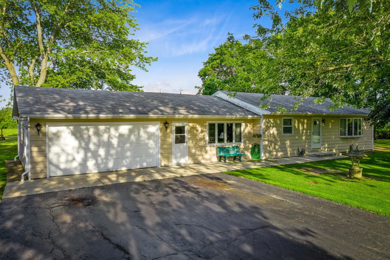 15N803 Old Sutton Rd., Barrington, IL 60010