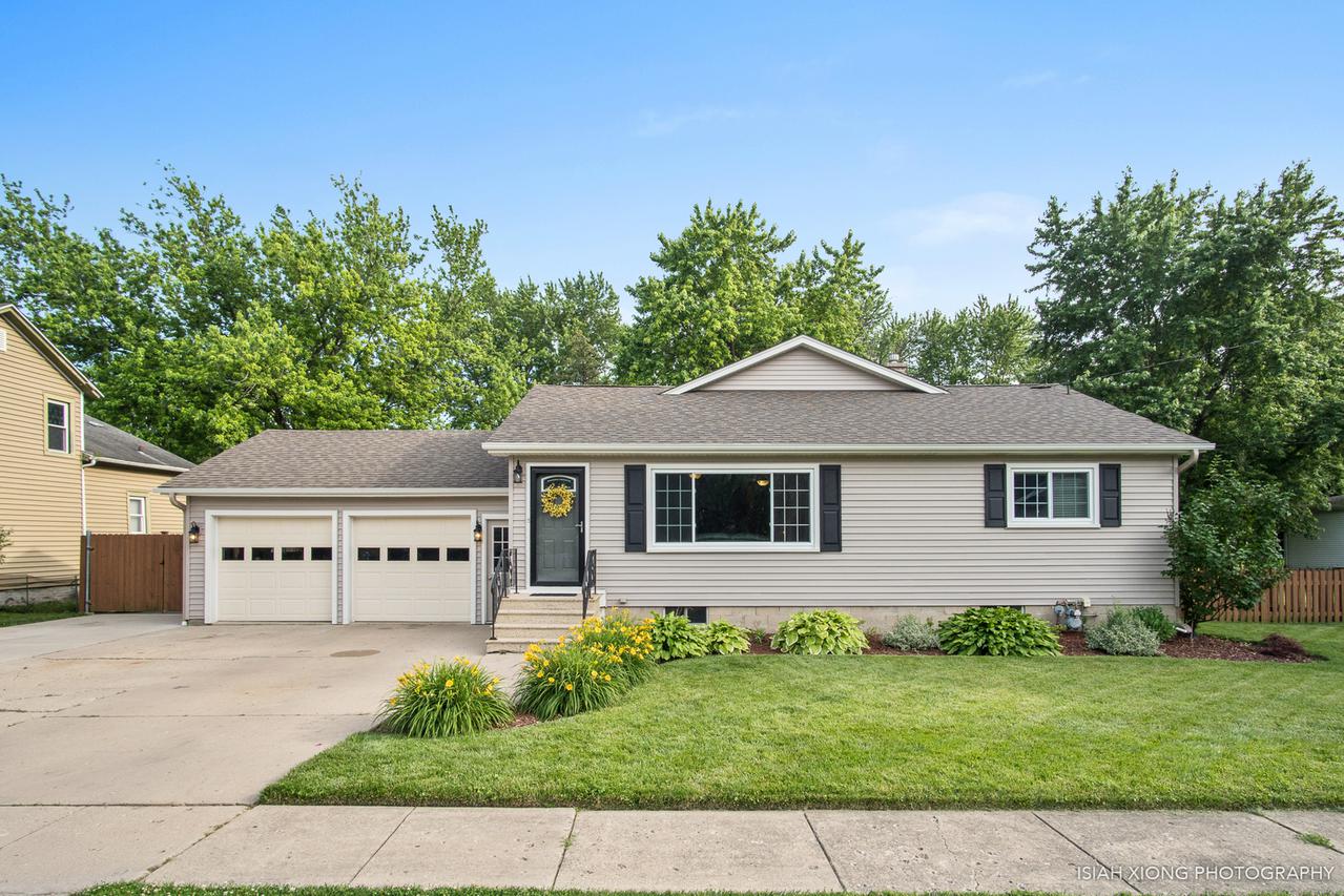 304 W Fox Rd., Yorkville, IL 60560