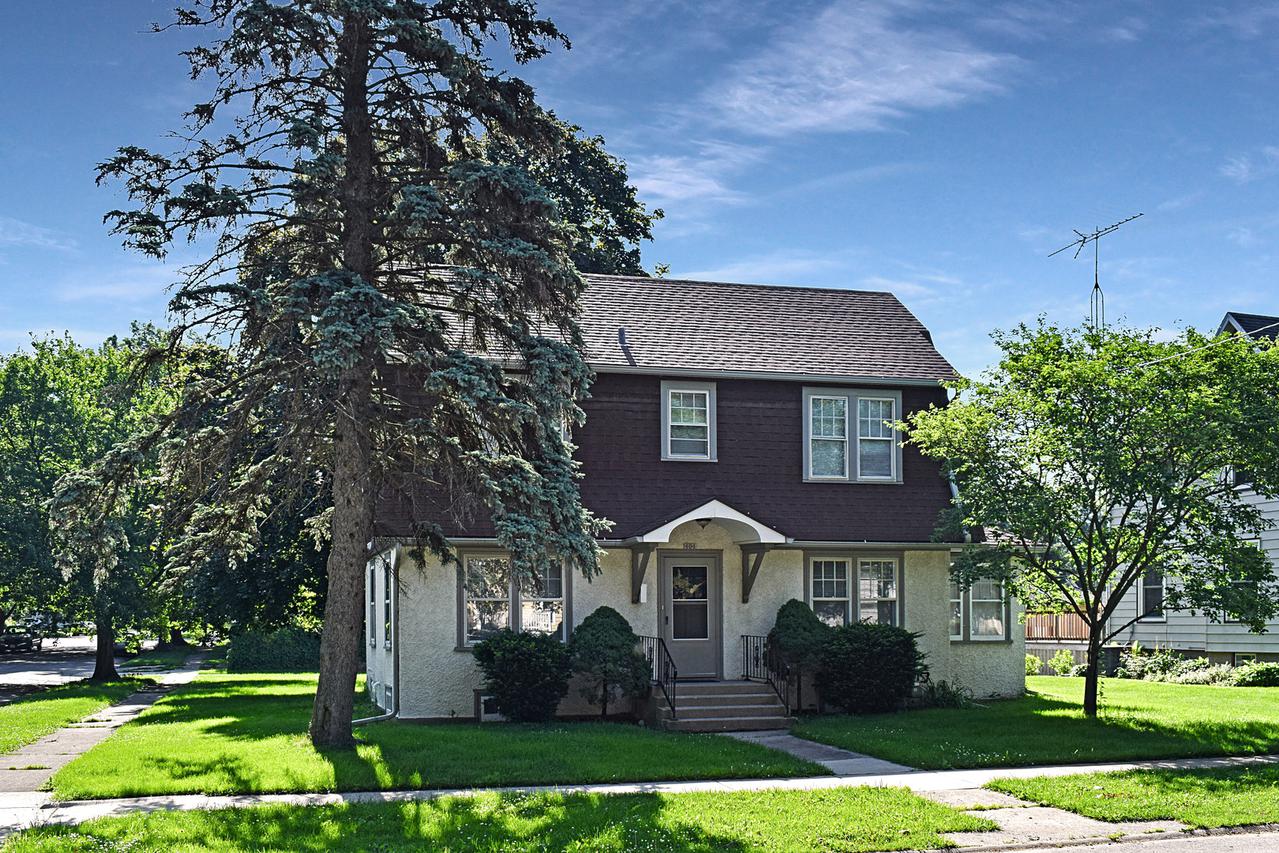 404 S 10th St., Dekalb, IL 60115