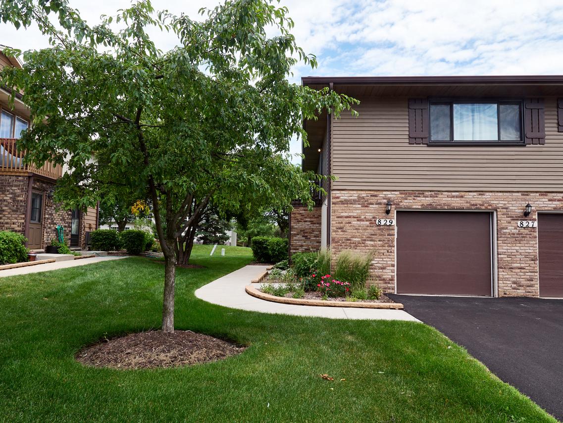 829 Dighton Ln. #21E, Schaumburg, IL 60173