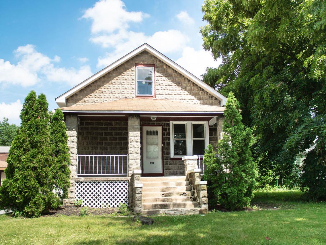 801 Greenbay Ave., Calumet City, IL 60409