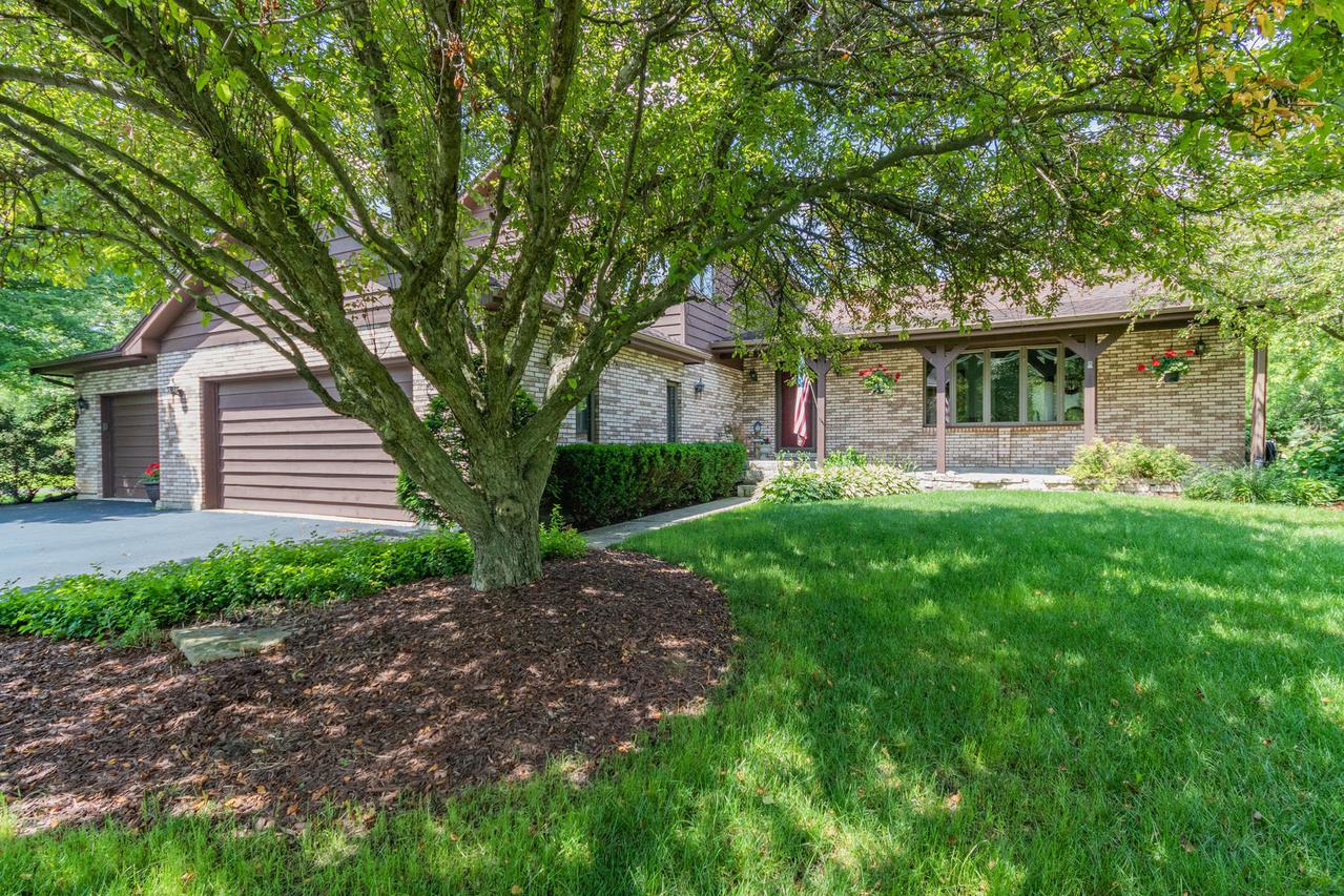 7 Sequoia Rd., Hawthorn Woods, IL 60047