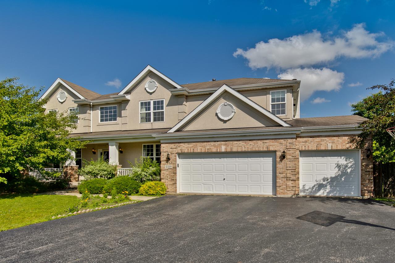 2219 Monument Ct., Gurnee, IL 60031