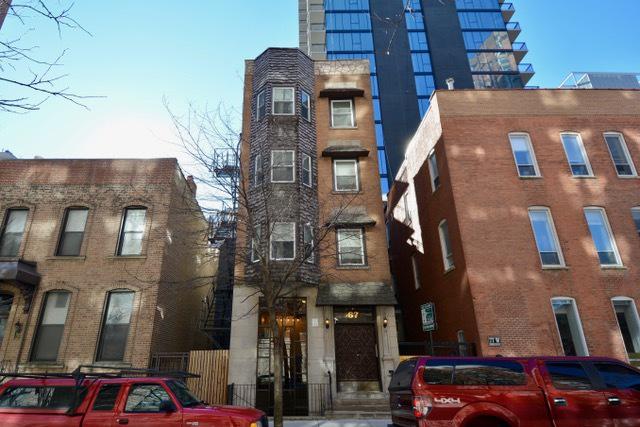 67 W Chestnut St., Chicago, IL 60610