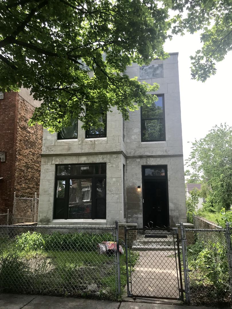 2903 W Walnut St., Chicago, IL 60612