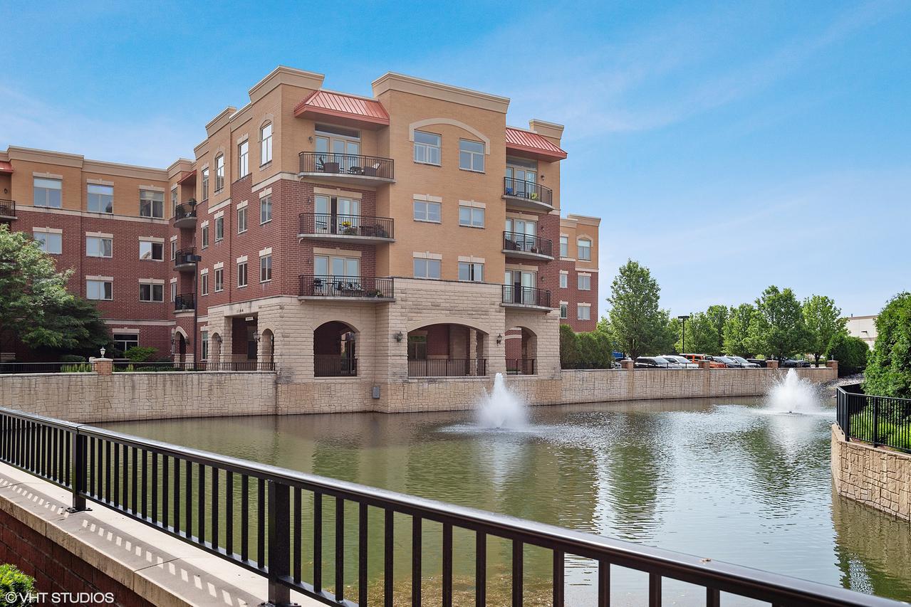 1210 N Foxdale Dr. #113, Addison, IL 60101