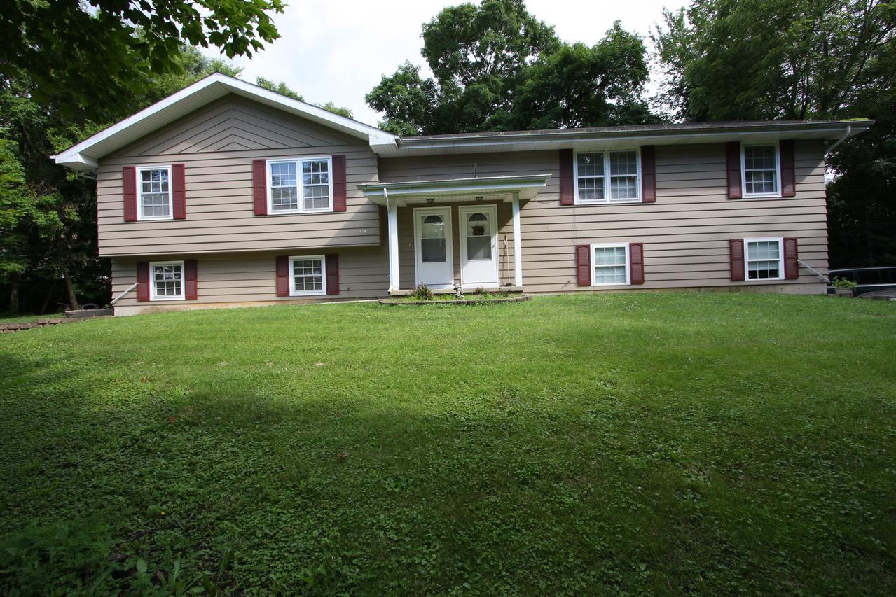 410 W Van Emmon St., Yorkville, IL 60560