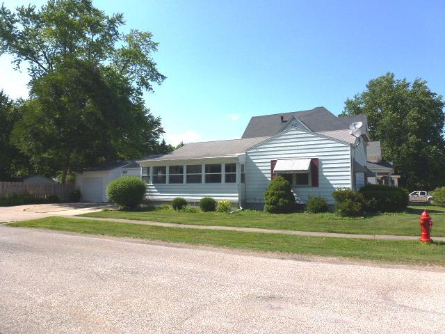 101 W Webster St., Clinton, IL 61727