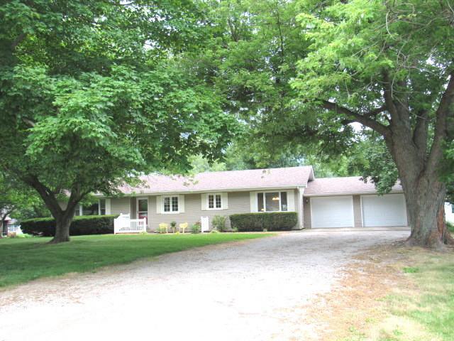 7677 White Oak Rd., Clinton, IL 61727