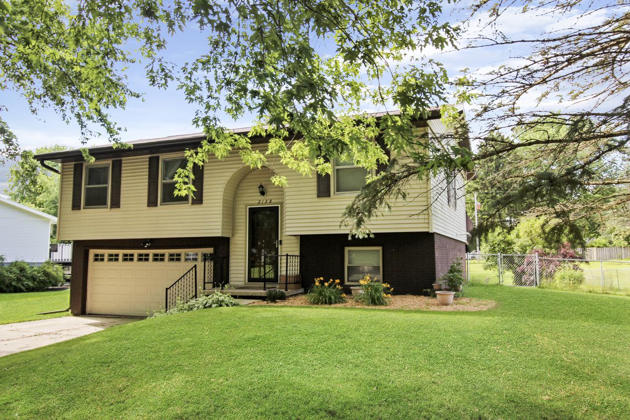 2128 Middlebury Rd., Freeport, IL 61032