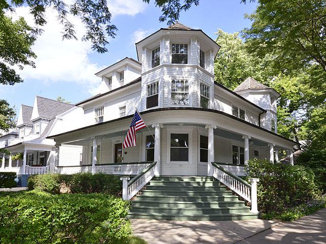 2233 Sherman Ave., Evanston, IL 60201