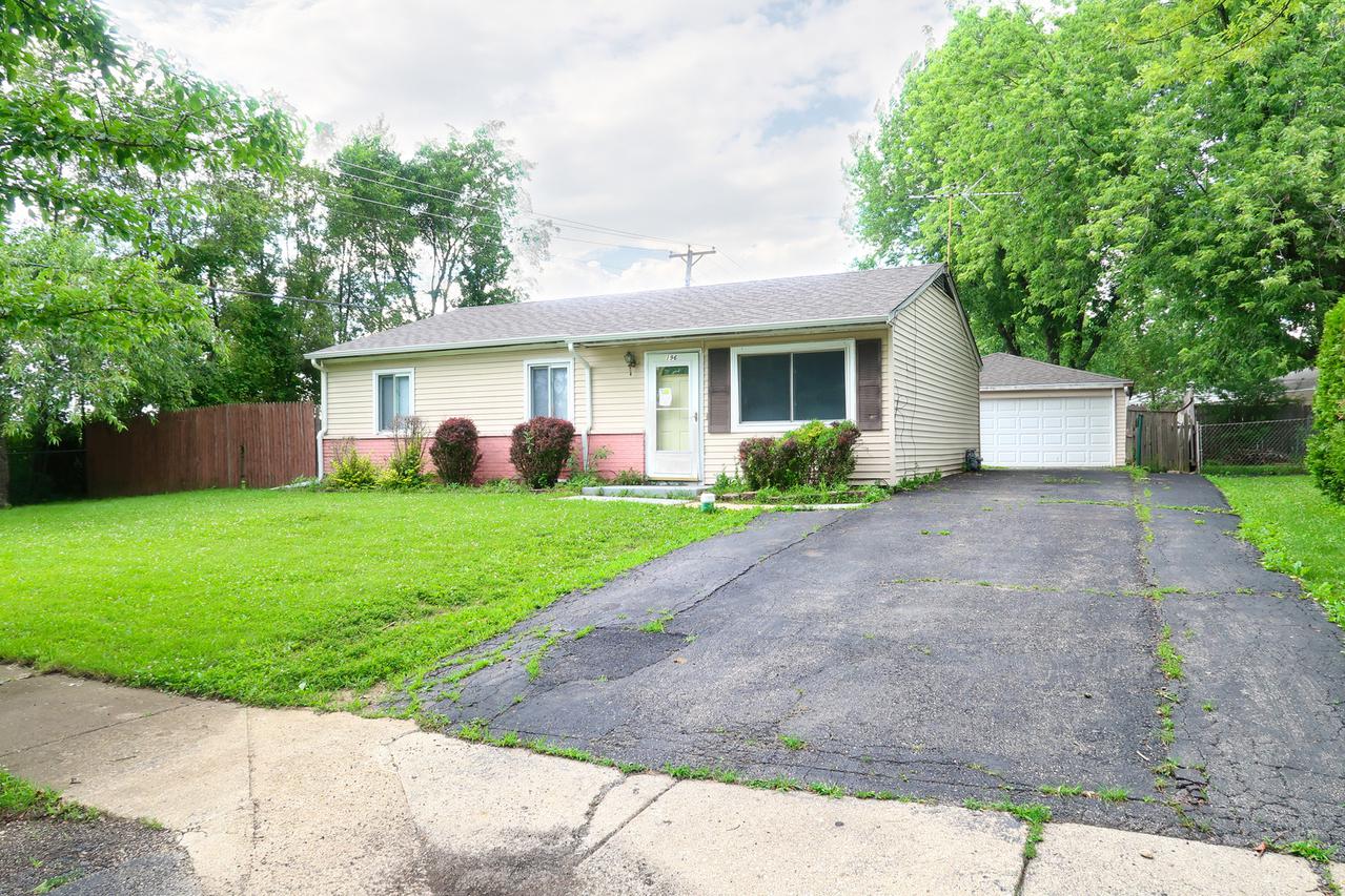 196 Hadleigh Rd., Bolingbrook, IL 60440