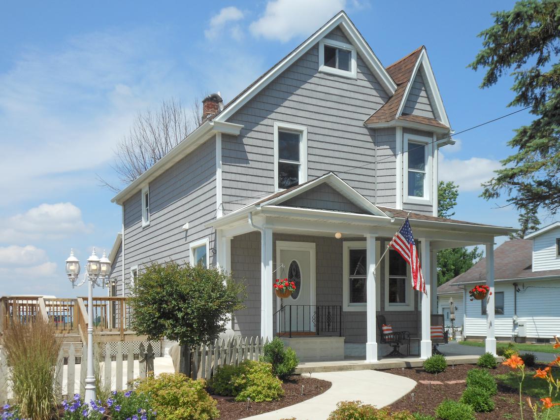 611 Van Horne Ave., Esmond, IL 60129