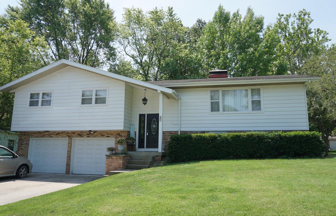 37 Park Ln., Clinton, IL 61727