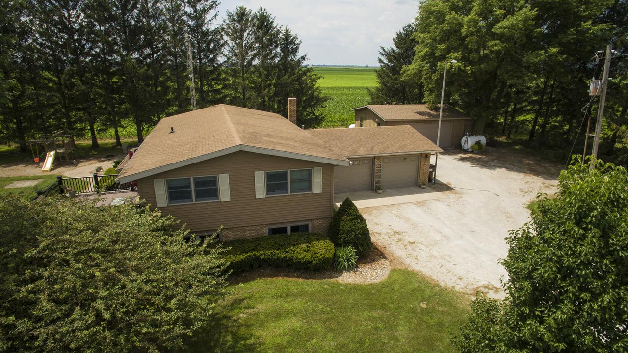 2755 N 1600 East Rd., Clifton, IL 60927