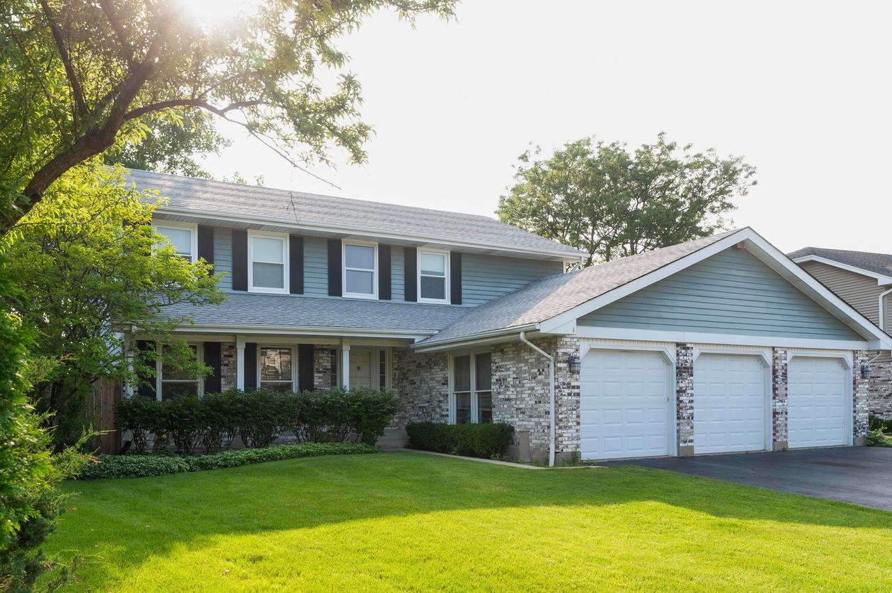 206 Constance Ln., Northbrook, IL 60062