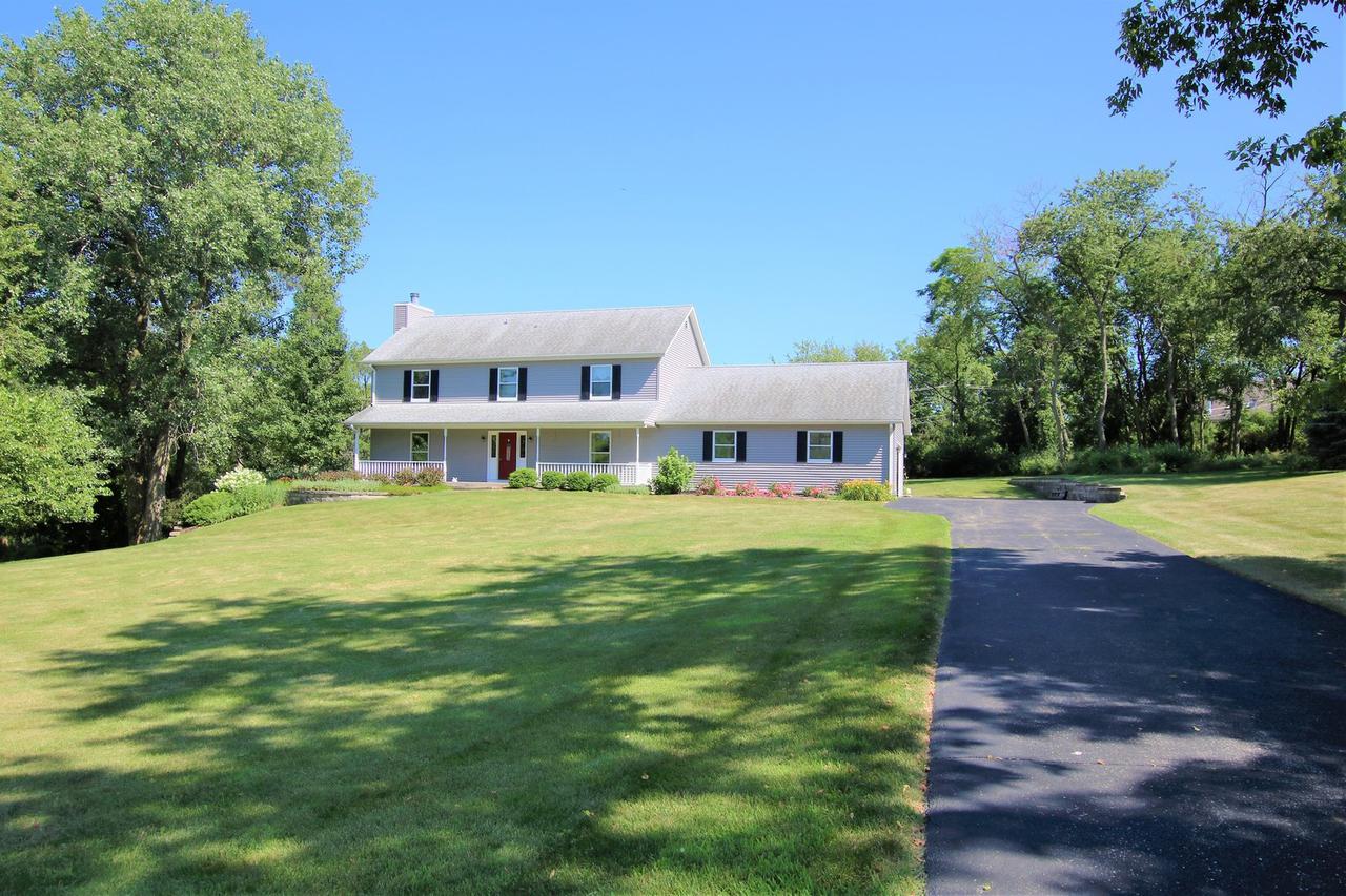 839 Hemlock Dr., Sleepy Hollow, IL 60118