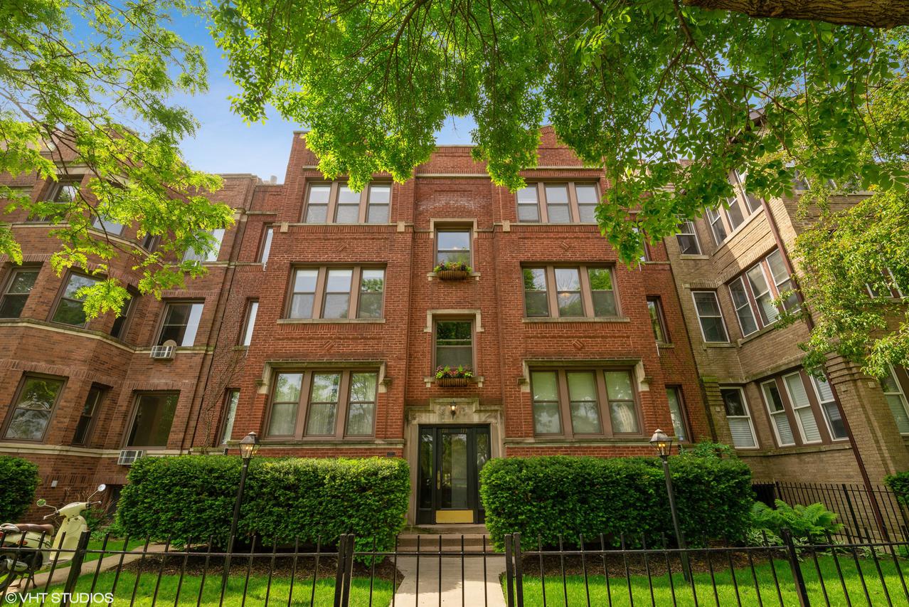 713 W Montrose Ave. #3W, Chicago, IL 60613