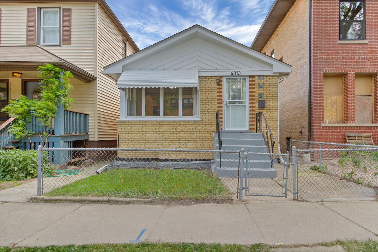 4313 N Sacramento Ave., Chicago, IL 60618