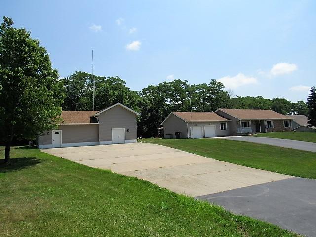 4136 Valley Dr., Clinton, IL 61727