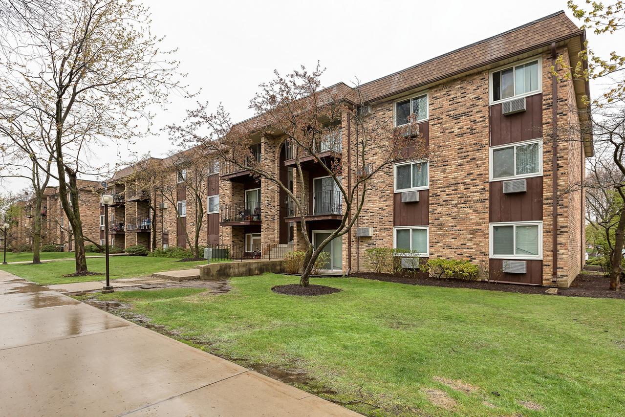 680 Hill Dr. #5-313, Hoffman Estates, IL 60169