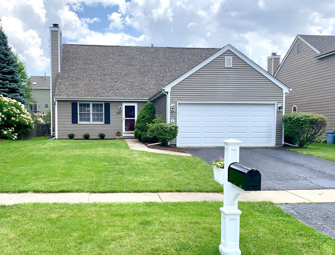 753 Lancaster Ln., Geneva, IL 60134