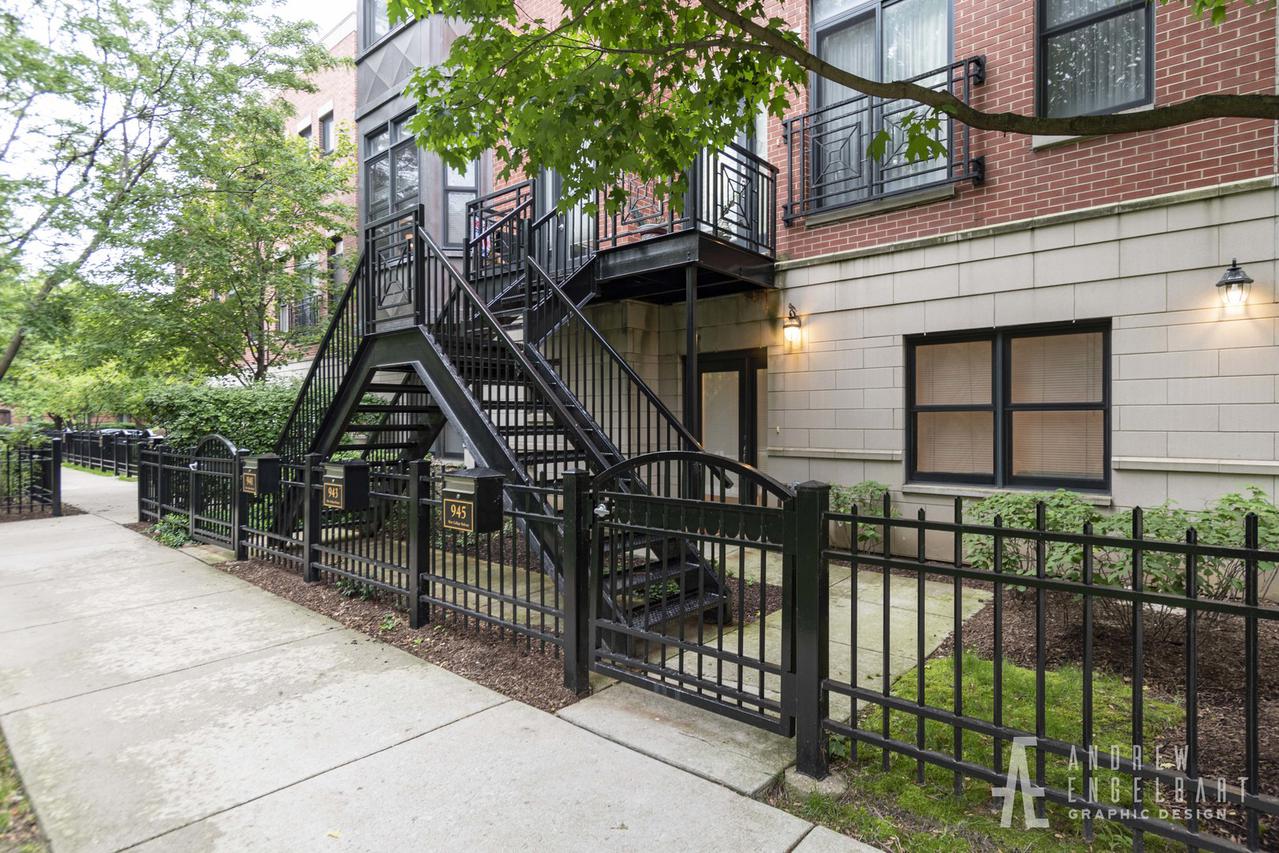 943 W College Pkwy., Chicago, IL 60608