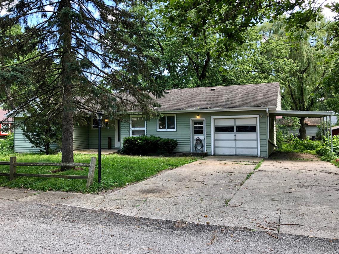 113 Grand Dr., Cary, IL 60013