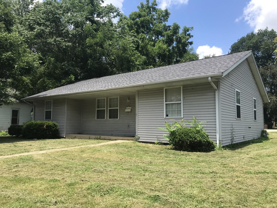 517 W English St., Danville, IL 61833