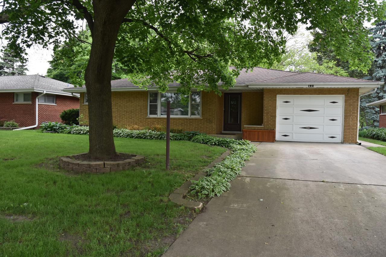 105 W Belmont Ave., Bensenville, IL 60106