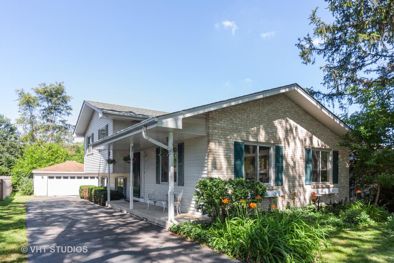 5520 Virginia Ave., Clarendon Hills, IL 60514