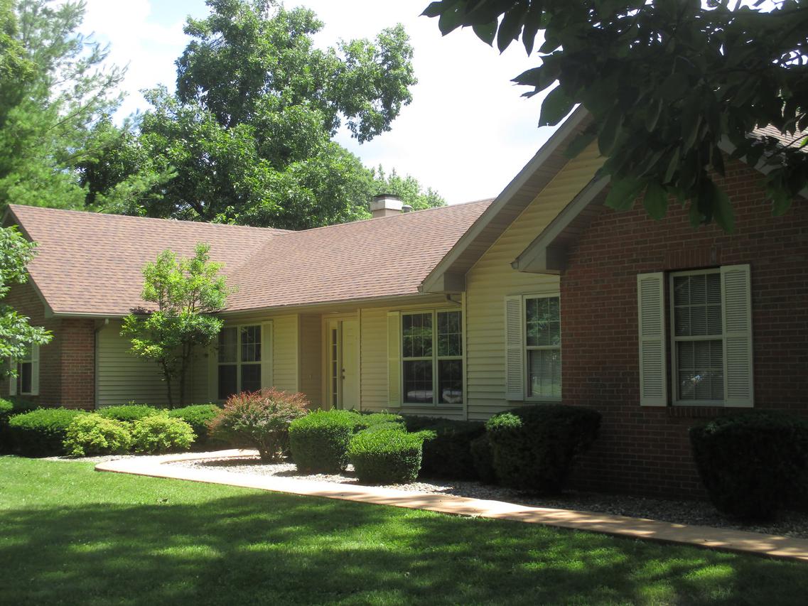 20 Country Club Ln., Arcola, IL 61910