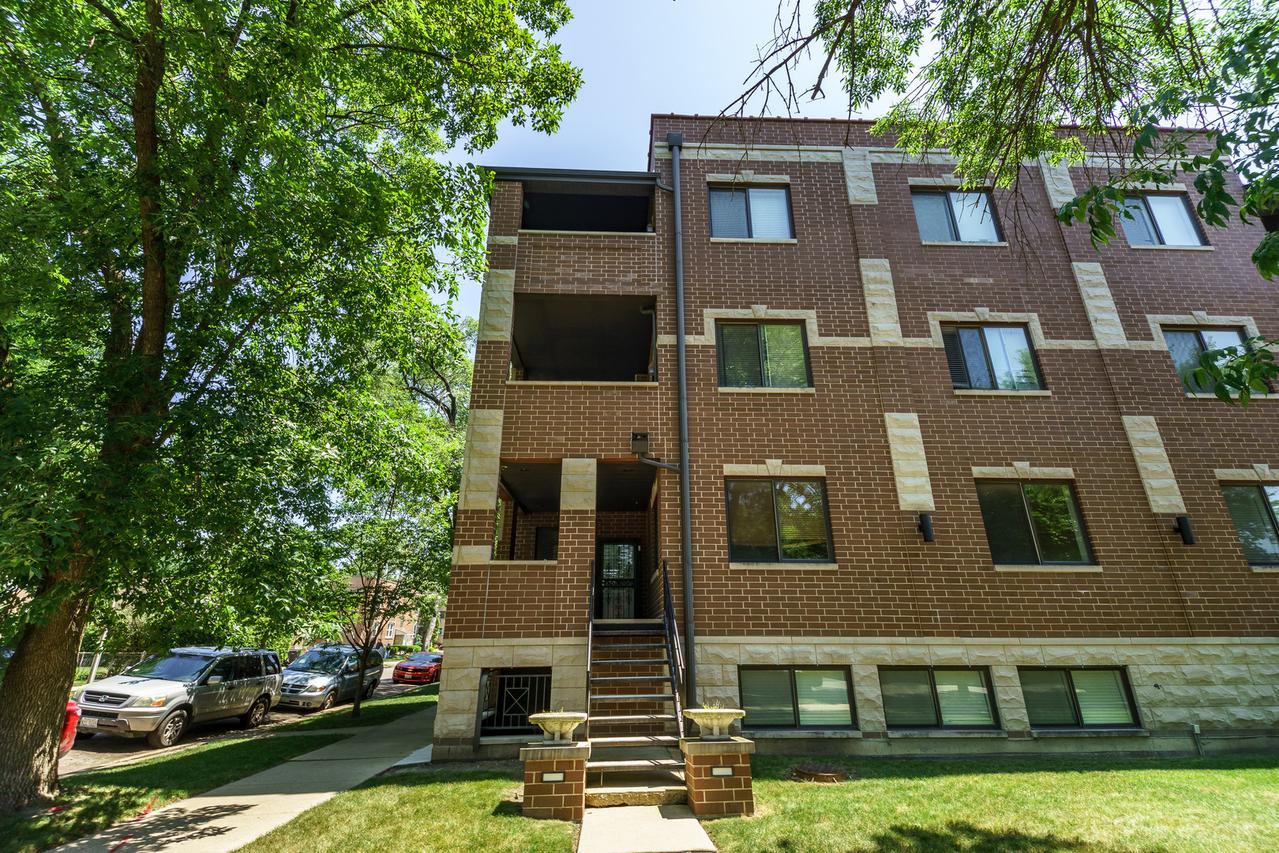 2921 W Glenlake Ave. #2W, Chicago, IL 60659