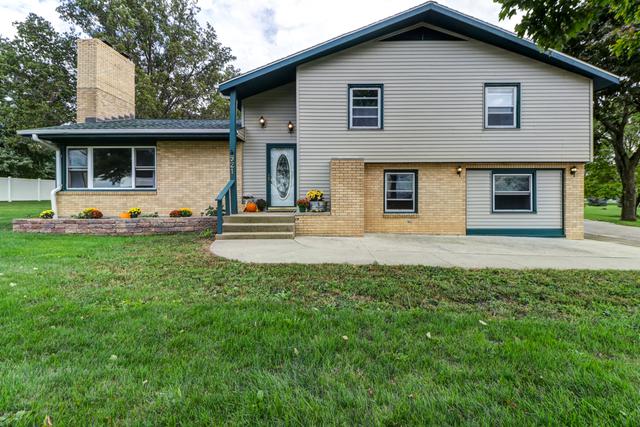 921 E 1st St., Gibson City, IL 60936