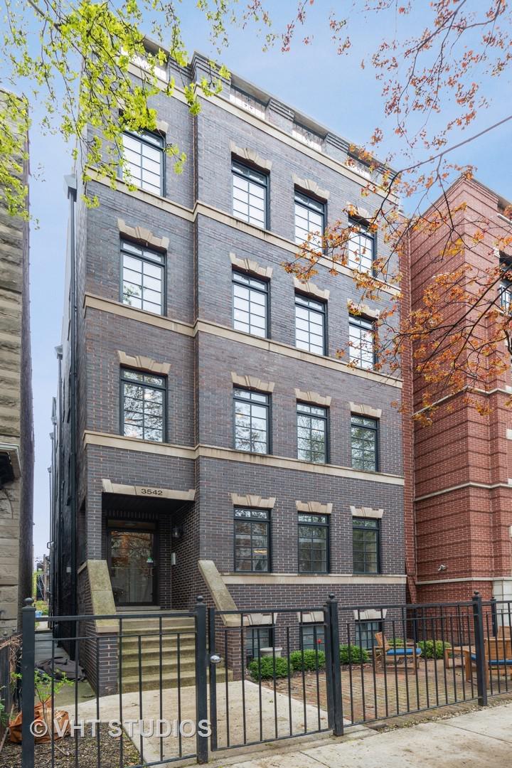 3542 N Fremont St. #2, Chicago, IL 60657